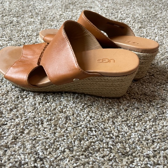UGG camel wedge sandals size 7 - Picture 4 of 6